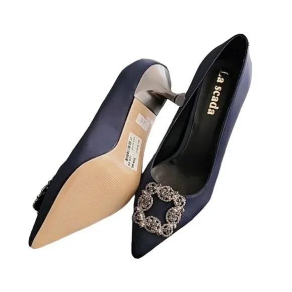 LA SCADA Navy Satin Pumps 37 7 Heels Jeweled Brooch Pointy Toe Euro Luxe - Picture 6 of 16